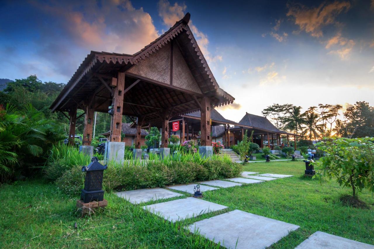 Balkondes Majaksingi Jasamarga Magelang Exterior photo